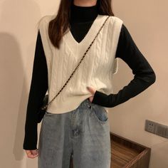 Spring Outwear, Ootd Inspo, Quick Outfits, Crop Top Sweater, Vest Outfits, 가을 패션, Retro Aesthetic, Knit Vest