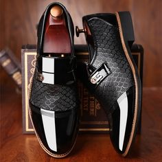 Original Kingsman Oxfords Vittorio Firenze – Handcrafted Leather Tuxedo Dress Shoes Black Formal Shoes, Loafer Shoes For Men, Mens Casual Leather Shoes, Patent Leather Oxfords, Mens Leather Loafers, Casual Leather Shoes, Black And White Shoes, Leather Oxford Shoes, Brogue Shoes