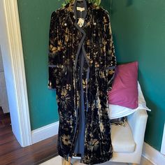 Beautiful Velvet Duster Coat From Free People. Button Details And Floral Design. Fully Lined. Elegant And Mysterious. Nwt Womens Duster Coat, Womens Duster, Velvet Duster, Free People Jacket, Free People Black, Black Tan, Black And Tan, Duster Coat, Mood Board