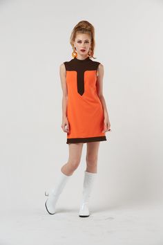 "1960's Mod/Space Age inspired dress! Made in small batches from deadstock fabrics in Los Angeles, one of a kind, limited quantity available!  Made from Deadstock High Quality Ponte (a mix of nylon, spandex and rayon) Has a great 4 way stretch in the fabric! Inspired by Marlo Thomas herself, this orange and brown dress is a real show stopper and unbelievably comfortable! Available in sizes XS-XL! (once a size sell out, that is it until a restock) Size information: XS: Bust 33-34\" |  Waist 25-26 Mod Style Sleeveless Orange Dress, Retro Sleeveless Brown Dress, Retro Brown Sleeveless Dress, Kitsch Outfit, Hip Huggers, Marlo Thomas, 1960’s Fashion, Style Année 60, Costume Sewing