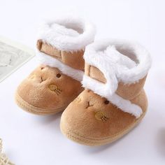 Toddler Baby Girl Boy Cartoon Bear Cotton Shoes Plus Velvet Warm Snow Boots Infant Soft Sole Walking Shoes Baby Shoes 0-18 monthsbaby walking shoes Specifications: Outsole Material:COTTON Heel Type:Flat with Fashion Element:Embroider Toe Shape:Round Toe Lining Material:Plush Gender:baby unisex Upper Material:Cotton Fabric Boot Height:Mid-Calf Boot Type:Snow Boots Closure Type:Hook & Loop Season:Winter Brand Name:None Fit:Fits true to size, take your normal size Origin:CN(Origin) Item Type:Boots Age Range:0-18m Department Name:baby Size Chart: size----age------length---------width 12-S----0-6M ---11cm/4.33"-----6cm/2.36" 13-M----7-12M---12cm/4.72"-----6cm/2.36" 14-L----13-18M--13cm/5.12"-----6.5cm/2.56" Features: 100 % Brand New and high quality. Shoe Upper Made of cotton and velvet,Sole Ma Bear Shoes, Winter Newborn, Fur Snow Boots, Fabric Boots, Warm Winter Boots, Warm Snow Boots, Toddler Boots, Warm Shoes