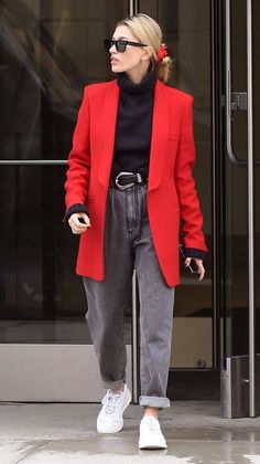 Red Blazer Outfit Casual Street Styles, 2020 Fashion Trends Street Styles, Hailey Baldwin Street Style, Style Lookbook, 2020 Fashion Trends, Coat Outfit, Blazer Outfit, Looks Street Style