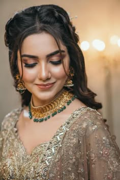 Nude Eye Makeup, Engagement Looks, Reception Hairstyles, Pakistani Makeup, Hairstyles For Gowns, Engagement Look