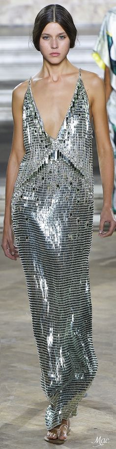 Temperley London Isabeli Fontana, Winter Typ, Silver Lining, Silver Dress, Celebrity Look, Gorgeous Gowns