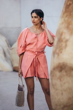 Your new favorite staple. Meet the Campbell Short. A scrunched waistline with an apron style overlay. Relaxed, effortless and cool, these easy linen shorts will be your warm weather go to.