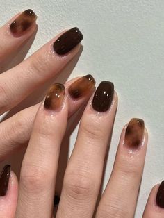 cute fall Korean nails: dark brown and tortoise coffin Korean Nail Art Autumn, Autumn Nails Korean, Nail For Autumn, Brown Yellow Nails, Nails Fall Season, Brown Nails 2024, Korean Autumn Nails, Fall Nails Korean, Dark Korean Nails