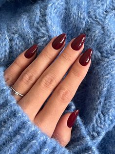 Christmas Nails Color 2023 18 Ideas: Winter Gel, Dip Powder, and More Kutek Disney, Wine Nails, Solid Color Nails, Nagel Tips, Smink Inspiration, Red Nail Polish, Makijaż Smokey Eye, Burgundy Nails, Thanksgiving Nails