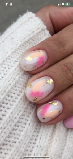 Builder Gel Short Nails Design, Subtle Vacation Nails, Nails Inspiration Vacation, Nail Graphic Design, Summer Biab Nails 2024, Funky Summer Nails 2024, Foil Design Nails, Subtle Rainbow Nails, Pink Nails With Accent Nail