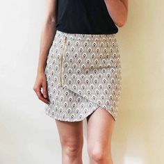 infinity-eshop-grosplan Infinity Skirt, Women's Uniforms, Diy Vetement, Garment Pattern, Skirt Patterns Sewing, African Fashion Dresses, Skirt Pattern