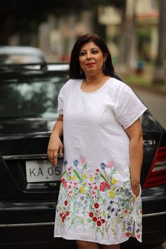 Cotton Tops Designs, White Shift Dress, Simple Frock Design, White Floral Embroidery, White Linen Dress, Simple Frocks, African Wear Dresses, Frock For Women, Over 60 Fashion