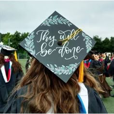 a graduation cap that says stay well be done