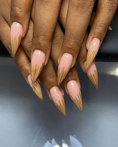 Fall Nail Designs Stiletto Shape, Trendy Holiday Nails, Nail Process, Almond Acrylic Nails Designs, Set Nails, Happy New Month, Classy Nail Designs, Plaid Nails, Stiletto Nails Designs