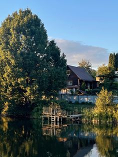 House by the lake Lakeside Summer Aesthetic, Summer Lake Cabin Aesthetic, House By The Lake Aesthetic, Family Lake House Aesthetic, Country Lake Aesthetic, Summer Lake House Aesthetic, Texas Summer Aesthetic, Lake House Aesthetic Summer, Lakeside Aesthetic