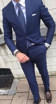 4122cb13c7a474c1976c9706ae36521d Wedding Suits Men Blue, Outfit Elegante, A Man In A Suit, Man Suits, Man In A Suit, Blue Suit Men