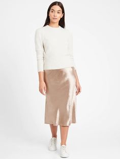 Satin Bias Skirt, Banana Republic Outfits, Casual Elegant Outfits, Midi Slip Skirt, Bias Skirt, Textured Skirt, Slip Skirts, Slip Skirt, Pleated Midi Skirt