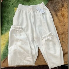 Size: 2 Comfy And Stylish Nwt And Never Worn Sport Aesthetic, Ruched Pants, White Sweatpants, Linen Joggers, High School Outfits, Lululemon Joggers, Orange Pants, Sports Aesthetic, Wide Leg Sweatpants