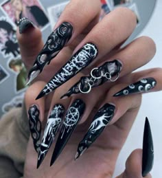 Goth Punk Nails, Gothic Nail Art, Paznokcie Hello Kitty, Horror Nails, Uñas Ideas, Punk Nails, Gothic Nails, Anime Nails