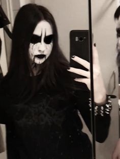 Paint Black, Punk Aesthetic, Gender Envy, Paint Ideas, Drawing Ideas, Black Metal, Face Paint, Photo Ideas