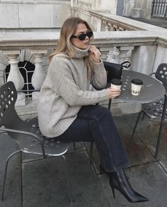 Coffee Date Outfit Ideas, Date Outfit Fall, Coffee Date Outfit, Date Outfit Ideas, Coffee Date Outfits, First Date Outfits, Casual Glam, Date Outfit Summer, Date Outfit