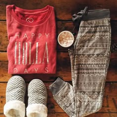 “happy holla days!” Christmas Day Outfits, Hygge Christmas, Day Outfits, Christmas Aesthetic, Baby Cold, Christmas Day, Cozy Christmas, Looks Style, Fall Winter Outfits