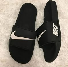 Kasut Pengantin, Kasut Nike, Fun Slippers, Dr Shoes, Nike Slides, Fashion Slippers, Cute Nike Shoes, Cute Nikes, Girly Shoes