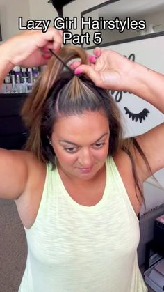 Awesome Hairstyles | Perfect hair tutorial 💕💕 By @ginadinko ❤️ . #videohair #hairvideoshow #tutorialvideo #hairtutorial #hairstyleideas #hairtutorialvideo… | Instagram Medium Hair Styles Tutorials, Easy Hair Updos For Beginners Simple, Half Hair Updo, Easy Half Up Half Down Hair, Quick Hairdos, Hair Assesories, Lazy Girl Hairstyles, Highlighted Hair, Easy Bun