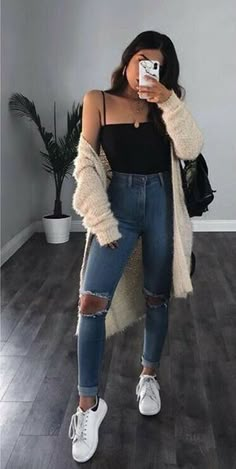 Simple Spring Outfits, Looks Jeans, Spring Fashion Outfits, Victoria Secrets, Van Cleef Arpels, Inspired Outfits, Outfits Casual