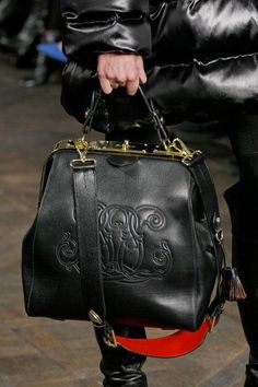 Τσάντες Louis Vuitton, Ralph Lauren Fall, Bags Style, Handbag Heaven, Beautiful Handbags, Ralph Lauren Collection, Best Bags, Boot Bag, Laptop Case