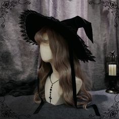 Black Witch Hat Aesthetic, Goth Witch Hat, Witch Hat Cottagecore, Witch Masquerade, Pagan Witch Costume, Simple Witch Costume, Witchy Costume Ideas, Pretty Witch Costume, Dark Witch Costume