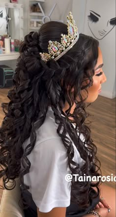 Quince 
Quinceañera 
Long hair
Black hair 
Crown 
Quinceañera hair
Hairstyle 
Updo
Half up half down 
Quinceañera 2022
Hairstyle 2022 Quince Hairstyles With Braids, Ponytail Hairstyles For Quinceanera, Best Hairstyles For Ball Gowns, Quinceanera Hairstyles Braids, Long Hair Styles For Quinceañera, Quinceanera Hairstyles With Braids, Quinceanera Hairstyles For Long Hair With Crown, Quince Hairstyles Braids, Curly Hair With Crown