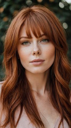 red hair color ideas Thick Red Hair Styles, Layers Red Hair, Long Red Hair With Bangs, Red Hair With Bangs