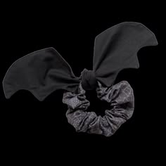 These bat wings scrunchies are the perfect goth accessory as for your upcoming Halloween party or every day for the spooky season! Your daughter will be happy to get this cute original scrunchie and got many compliments in her school. It is also the perfect small gift for sister or for school friends. Such bat scrunchies are gonna look great with most of your goth outfits. You can wear it in your hair or on your arm as hair tie bracelet.The BAT wings are removable. Halloween scrunchie can be use Halloween Party Spooky, Goth Accessories, Goth Hair, Hair Tie Bracelet, Halloween Accessories Hair, Spooky Gifts, Halloween Bat, Halloween Party Favors, Halloween Hair