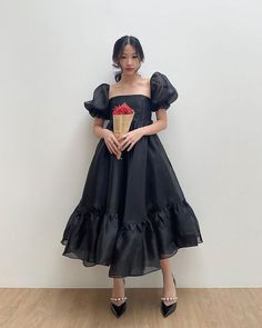 Organza Evening Gown, Birthday Party Dresses For Women Classy, Organza Gown Designs, Black Organza Dress, Simple Party Dress, Chinese Fancy Dress, Dress Organza, Dress Cocktail Party, Summer Dresses Online