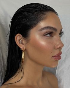 Amanda Khamkaew, Skin Highlighter, Makeup Eye Looks