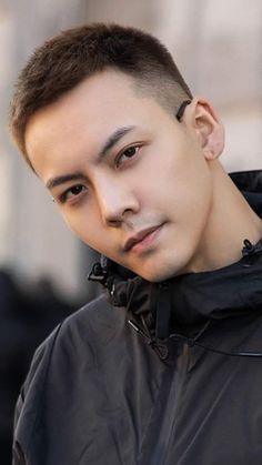 Short Asian Haircut Men, Japanese Haircut Men, Korean Hairstyles For Men, Asian Men Short Hairstyle, Block Haircut, Hair Tips For Men, Two Block Haircut