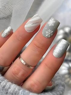 Kutek Disney, Winter Designs, Stunning Nails, Snowflake Nails, Xmas Nails, Artificial Nails