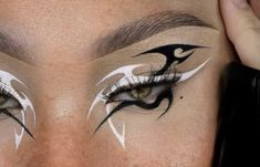 Eyeliner Designs, Mekap Mata, Graphic Makeup, Rave Makeup, White Makeup, Swag Makeup, Candy Land Christmas Tree