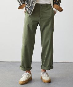 Olive Chinos Men Outfits, Chino Outfits Men, Green Chinos Men, Dude Fits, Chinos Men Outfit, Chinos Men, Best Chinos, Olive Chinos, Japanese Workwear