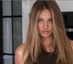 Romee Strijd Hair, Fall Board, Color Castaño, Natural Blonde, Romee Strijd, Honey Blonde Hair, Dark Blonde Hair