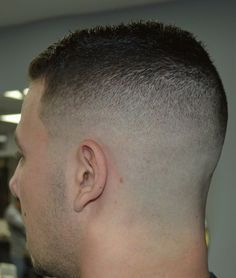 Barbershop Inspiration, Barber Photo, Mens Messy Hairstyles, Very Short Hair Men, High Buns, Crew Cut Haircut, Military Hair, High And Tight Haircut, Short Fade Haircut