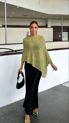 Fancy Maxi Skirt Outfit, Sade Inspired Outfit, Winter Boating Outfit, Casual Sweaters Women, Model Look, Moda Vintage, Boat Neckline, Bella Hadid