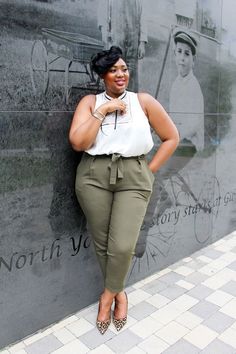 90 Charming Summer Casual Work Outfits for Plus Size that Should You Copy https://fasbest.com/summer-casual-work-outfits-plus-size/ Diner Outfits, Plus-koon Muoti, Summer Business Outfits, Chique Outfit, Plus Size Summer Outfits, Summer Work Outfits, Plus Size Fashion For Women