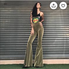 Extra Long I’m 5’5 And Have Long Legs And They Fit Length Wise High Waisted Zipper In Back Never Worn -Just Tried On Bought From Etsy Gold Size Small Cute!! But Just A Little Snug In My Waiste Minimal Stretch Look Disco, Disco 70s, Looks Jeans, Nyc Summer, Boho Mode, Fashion 70s, 70s Inspired Fashion, 70s Outfits, Estilo Hippie