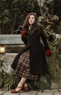 Vintage Outfits Feminine, Dark Academia Vintage Outfit, Vintage Winter Dress, Witch Winter Outfits, Vintage Teacher Outfits, Evie Clark, Appalachian Horror, Vintage Outfits 40s, Vintage Winter Outfits