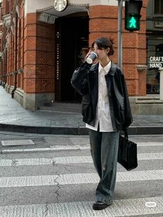 대학생 스타일, 00s Mode, Vest Outfit, Outfit White, Tomboy Fashion, White Sweater