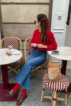 Sezane Lookbook, Red Knit Cardigan, Chique Outfit, Red Cardigan, Cardigan Outfits, Winter Mode, Red Outfit, Cardigan Fashion, Autumn Outfit