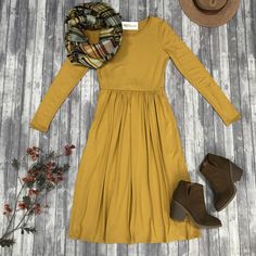 Feminine Modesty, Outfits Con Jeans, Modesty Fashion, Mommy Style, Pink Outfits, Cinched Waist, Modest Dresses, Fall Winter Outfits, Modest Outfits