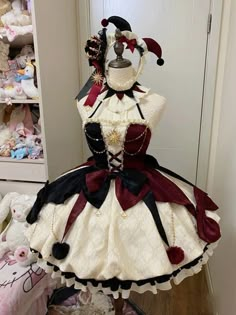 Red Clown Outfit, Cute Clown Outfit Ideas, Clown Cute Costume, Cute Jester Outfit, Cute Circus Outfits, Pastel Jester, Jester Outfit Ideas, Circus Outfit Ideas, Circus Aesthetic Outfit