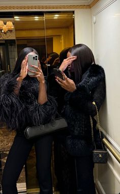 Classy Black Woman Aesthetic, Rich Friends Aesthetic, Wealthy Lifestyle Luxury Women, Girls Night Black Women, Rich Best Friends Aesthetic, Black Woman Luxury, Rich Black Women Aesthetic, Luxury Friend Group Aesthetic, Luxury Black Women Lifestyle