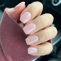 Super Short Coffin Shape Nails, Short Coffin Wedding Nails, One Glitter Nail Ideas, Short Coffin French Tip Nails, Short Coffin Shape Nails, Short Dip Powder Nails, Extra Short Coffin, Semi Nails, Prom 23